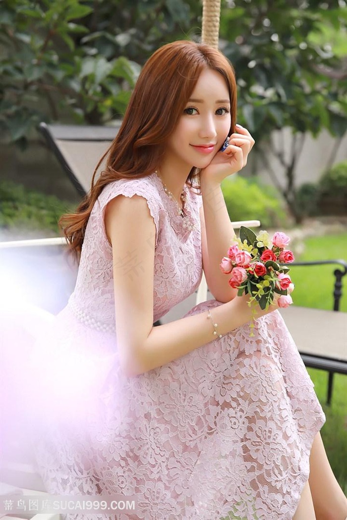 手拿鲜花的高清韩国气质美女图片