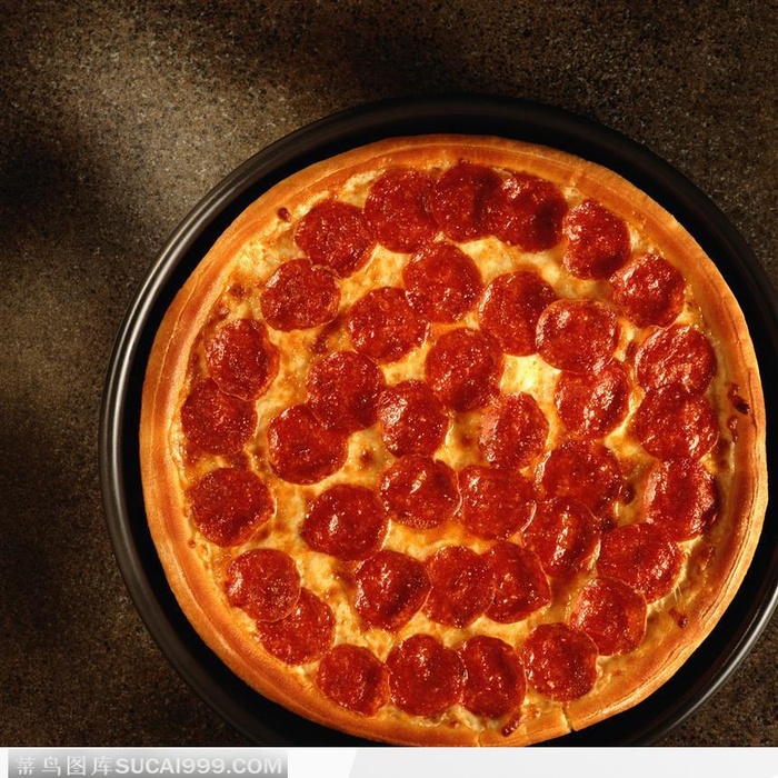 好多火腿的西式芝士披萨