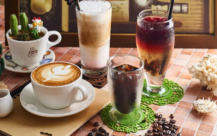 饮品摄影奶昔卡布奇诺冰块饮料可乐