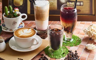 饮品摄影奶昔卡布奇诺冰块饮料可乐