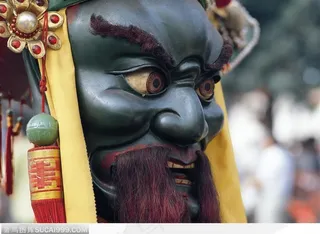 传统佛像-严肃的佛像特写