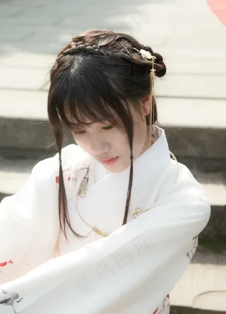白衣古典美女图片