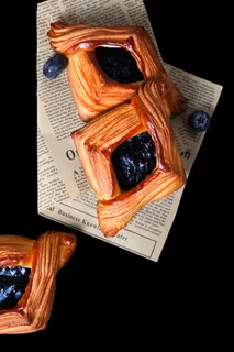 蛋糕店小蛋糕慕斯美食甜品图片