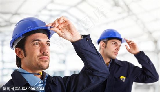 工程建筑公司广告元素 两名头戴安全帽的建筑工地工人图片