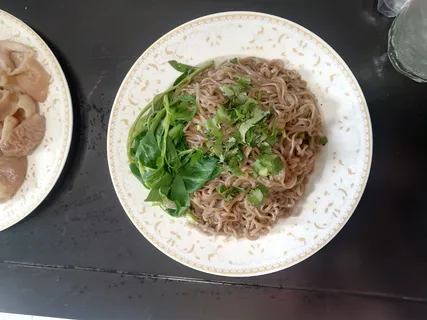 减脂期魔芋荞麦面拌面