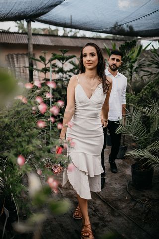 手牵手的情侣图片