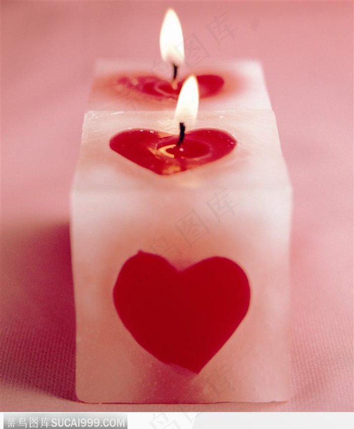 四面都有桃心印的白蜡烛
