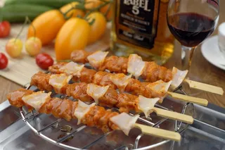 烧烤美食烤肉街边小吃油炸烤鸡脆骨