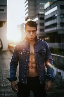 肌肉男帅哥模特图片 肌肉男帅哥模特图片