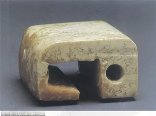 传统工艺品-褐色玉璧