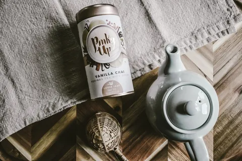 茶叶罐与茶壶图片