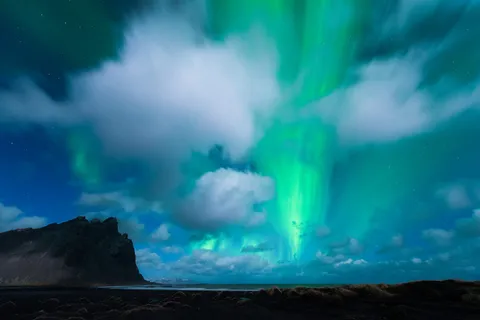 绿色极光壁纸图片