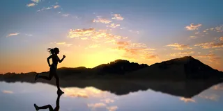 现代场景山水河面天空奋斗奔跑展板背景