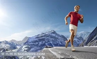 清晨男士跑步图