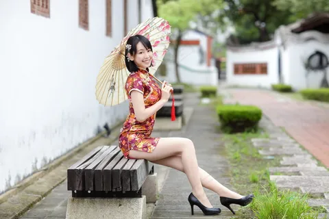 精致旗袍性感美女图片 精致旗袍性感美女图片