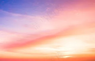 天空和彩色云朵