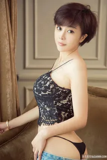 性感漂亮的短发大胸美女方圆图片 性感漂亮的短发大胸美女方圆图片