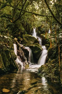 山间流水风景图片 山间流水风景图片