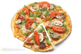 切好的蔬菜披萨饼图片素材