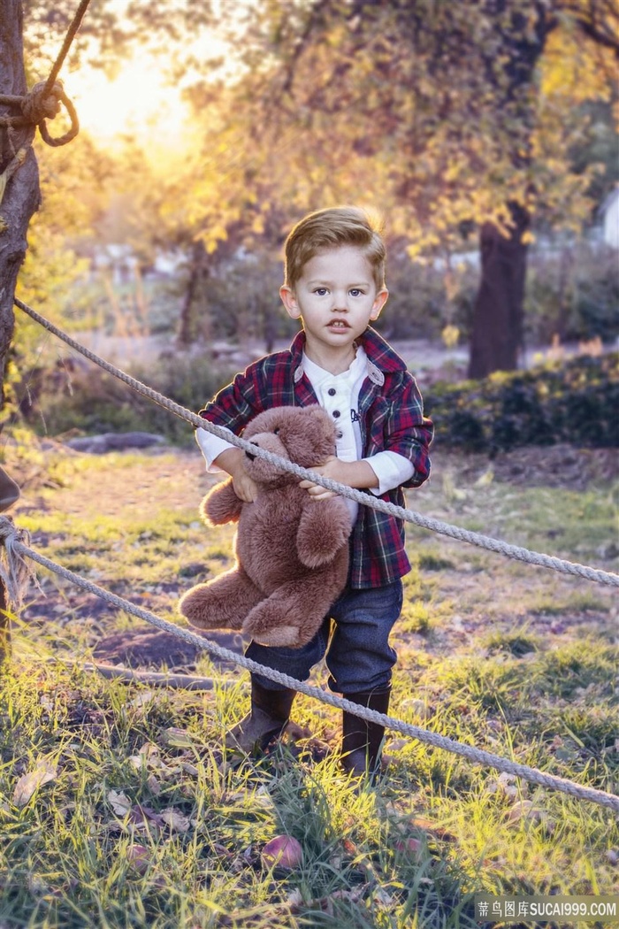 可爱的男孩秋季写真高清摄影