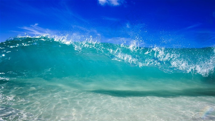 蓝天大海波浪