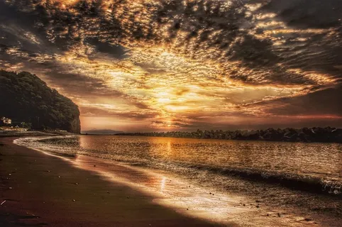 红遍东方天空云彩