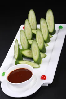 黄瓜蘸酱 (1)
