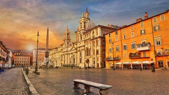 空无一人夕阳下的街道建筑