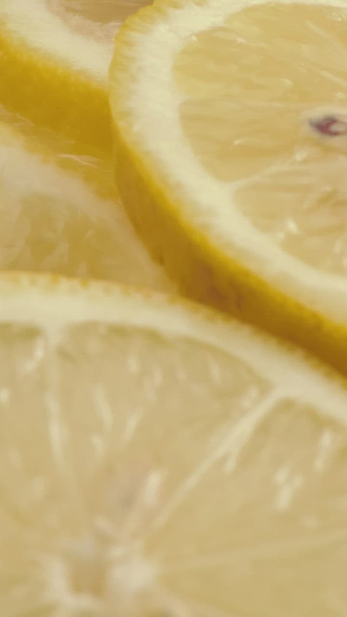 详细的黄色柠檬切片