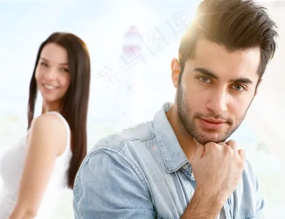 微笑的帅哥美女高清图片 微笑的帅哥美女高清图片