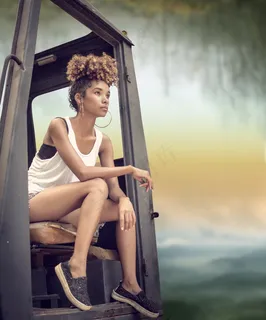 靓丽女仔热裤美女图片