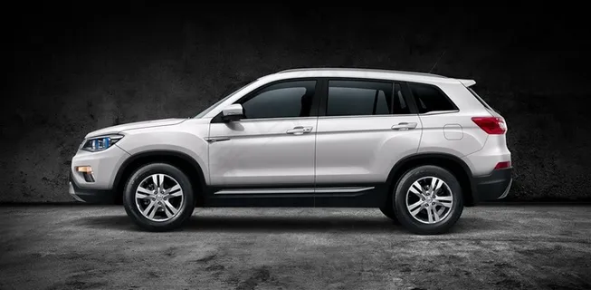 白色的长安CS75静态展示 白色的长安CS75静态展示