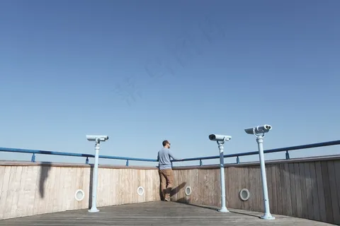 楼顶上的男人图片 楼顶上的男人图片