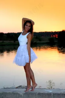 穿蛋糕裙模特图片 穿蛋糕裙模特图片