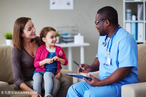 检查身体的可爱孩子高清图片