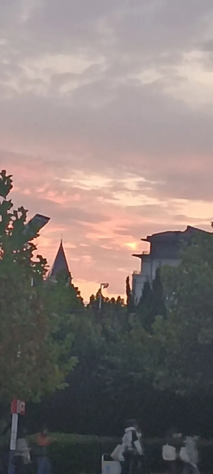 油画天空和景物+优美+渐变+素材