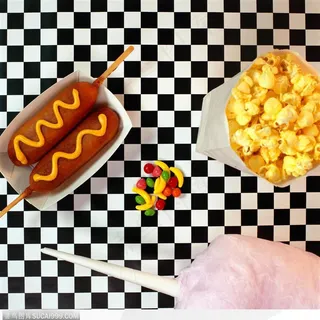 创意美食-爆米花和烤肠