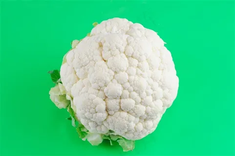 绿色背景上的新鲜花菜高清图片 绿色背景上的新鲜花菜高清图片