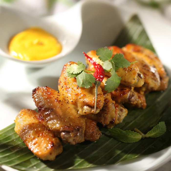 烧烤美食烤肉街边小吃油炸烤鸡中翼