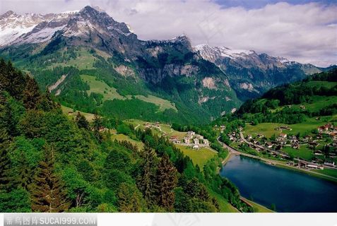 山谷中的村落河湖泊 山谷中的村落河湖泊