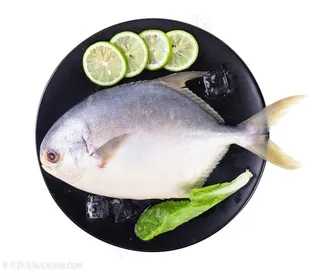 新鲜的鱼食材图片