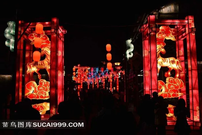 人山人海的花灯会