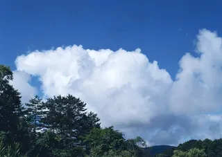 蔚蓝的天空背景素材