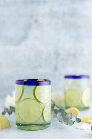 小清新青柠饮料图片