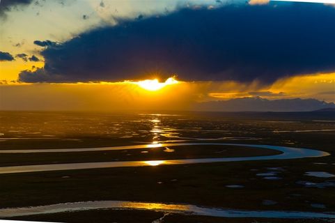 新疆巴音布鲁克夕阳风景高清素材图