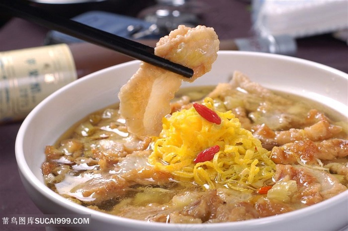 热仙菇炖酥肉