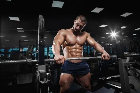 健身的强壮肌肉男高清图片 健身的强壮肌肉男高清图片