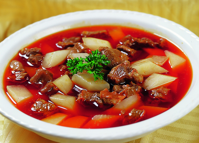 95C-152萝卜烧牛腩