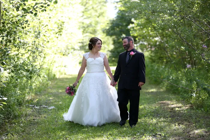 情侣外景婚纱摄影图片