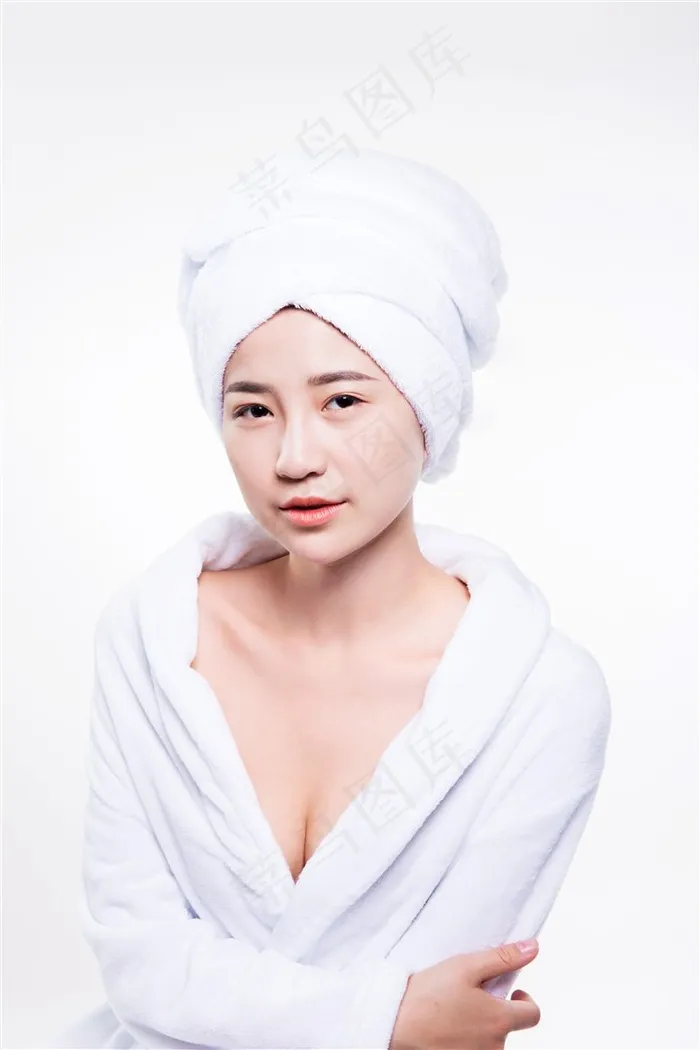 美丽性感的浴袍美女